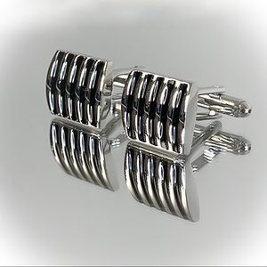 💕Very Attractive Silver Tone & Black Cuff Links💕